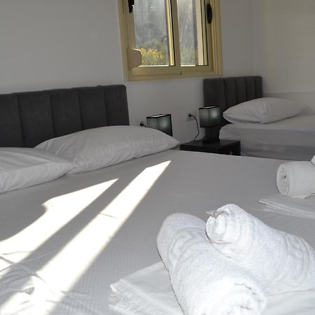 Seaview Gateway 2 Bedrooms Apartment & Garage Wlora Zewnętrze zdjęcie