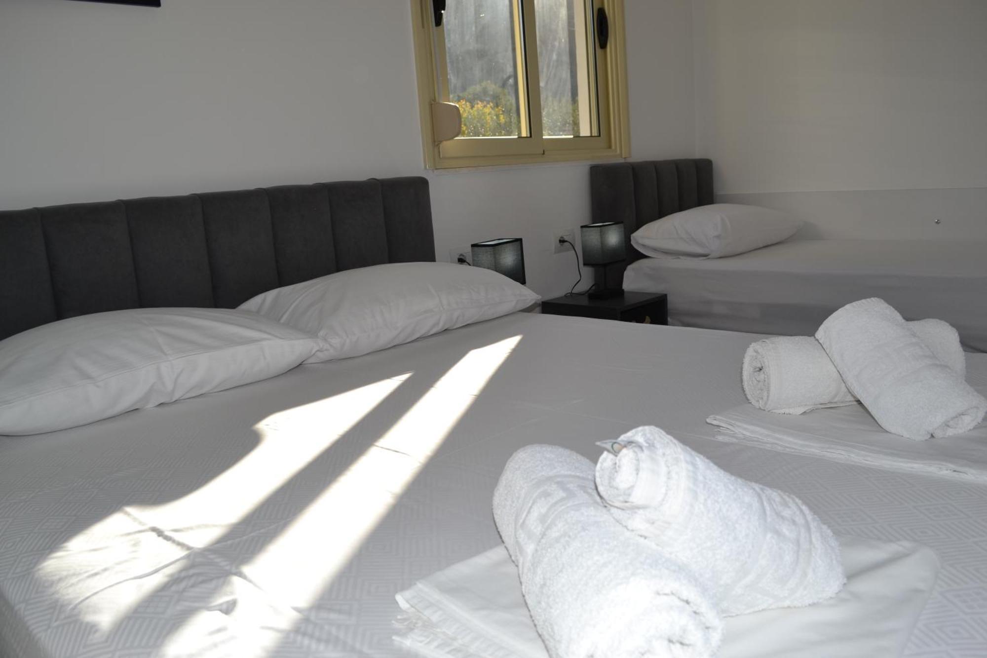 Seaview Gateway 2 Bedrooms Apartment & Garage Wlora Zewnętrze zdjęcie