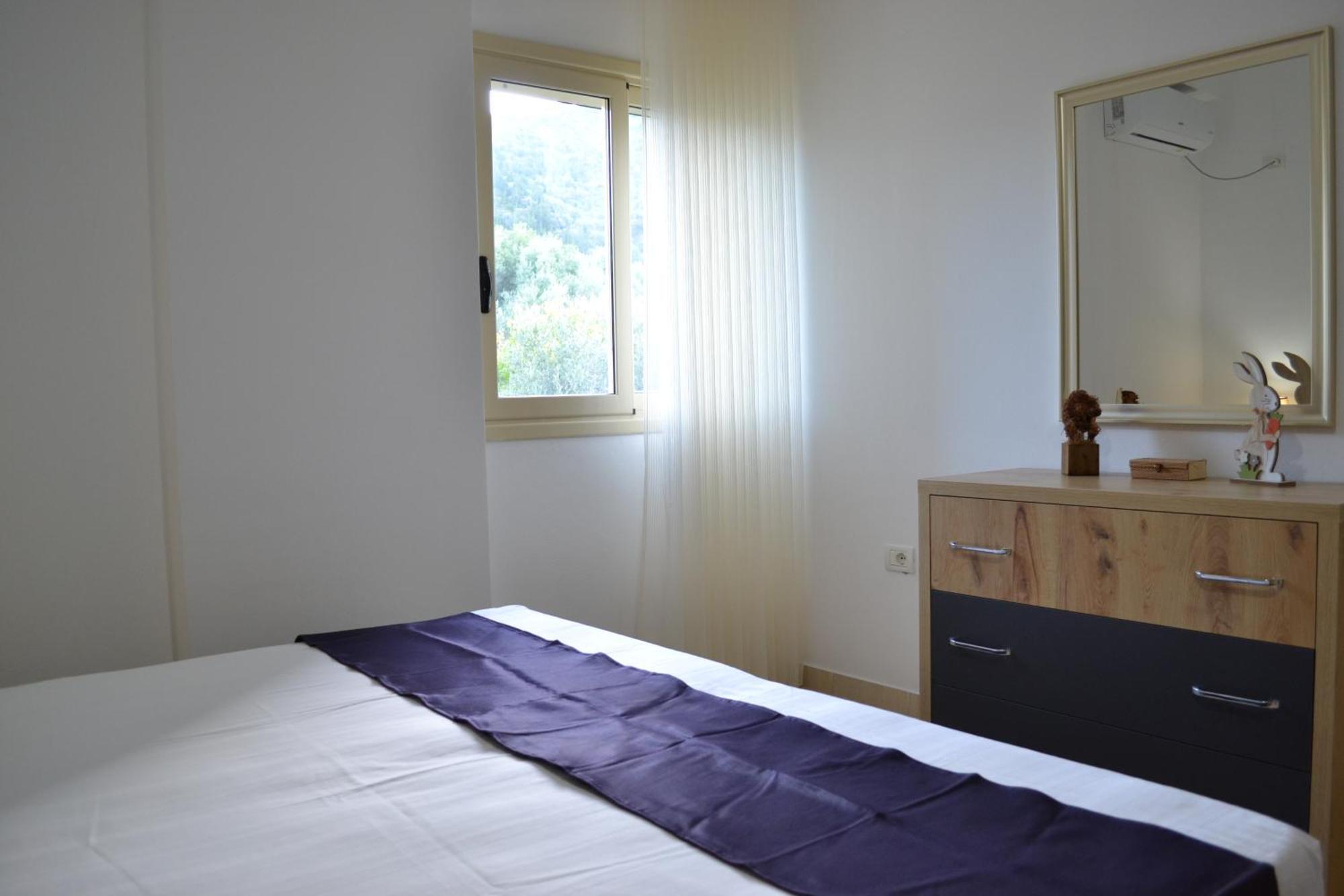 Seaview Gateway 2 Bedrooms Apartment & Garage Wlora Zewnętrze zdjęcie