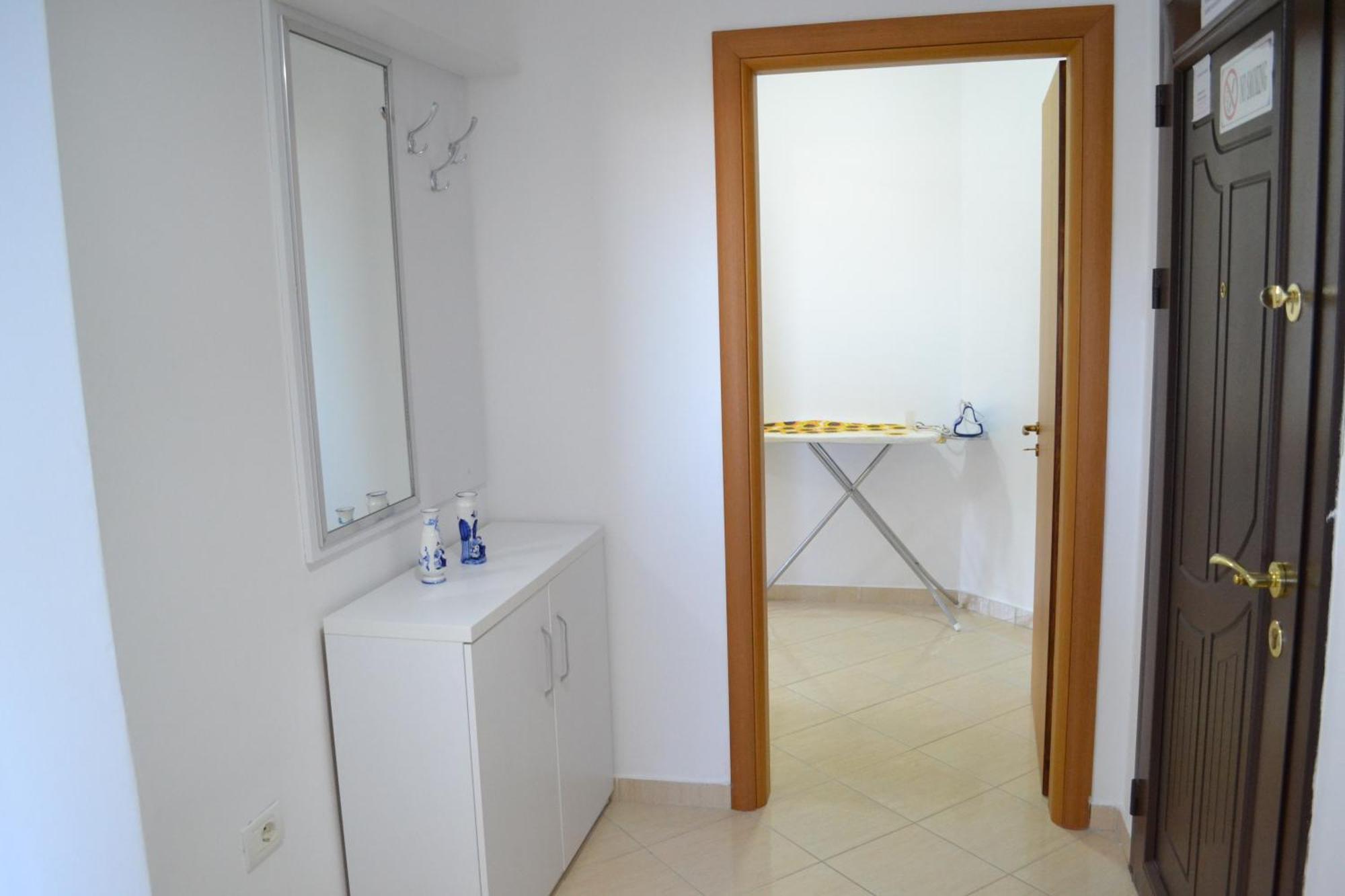 Seaview Gateway 2 Bedrooms Apartment & Garage Wlora Zewnętrze zdjęcie
