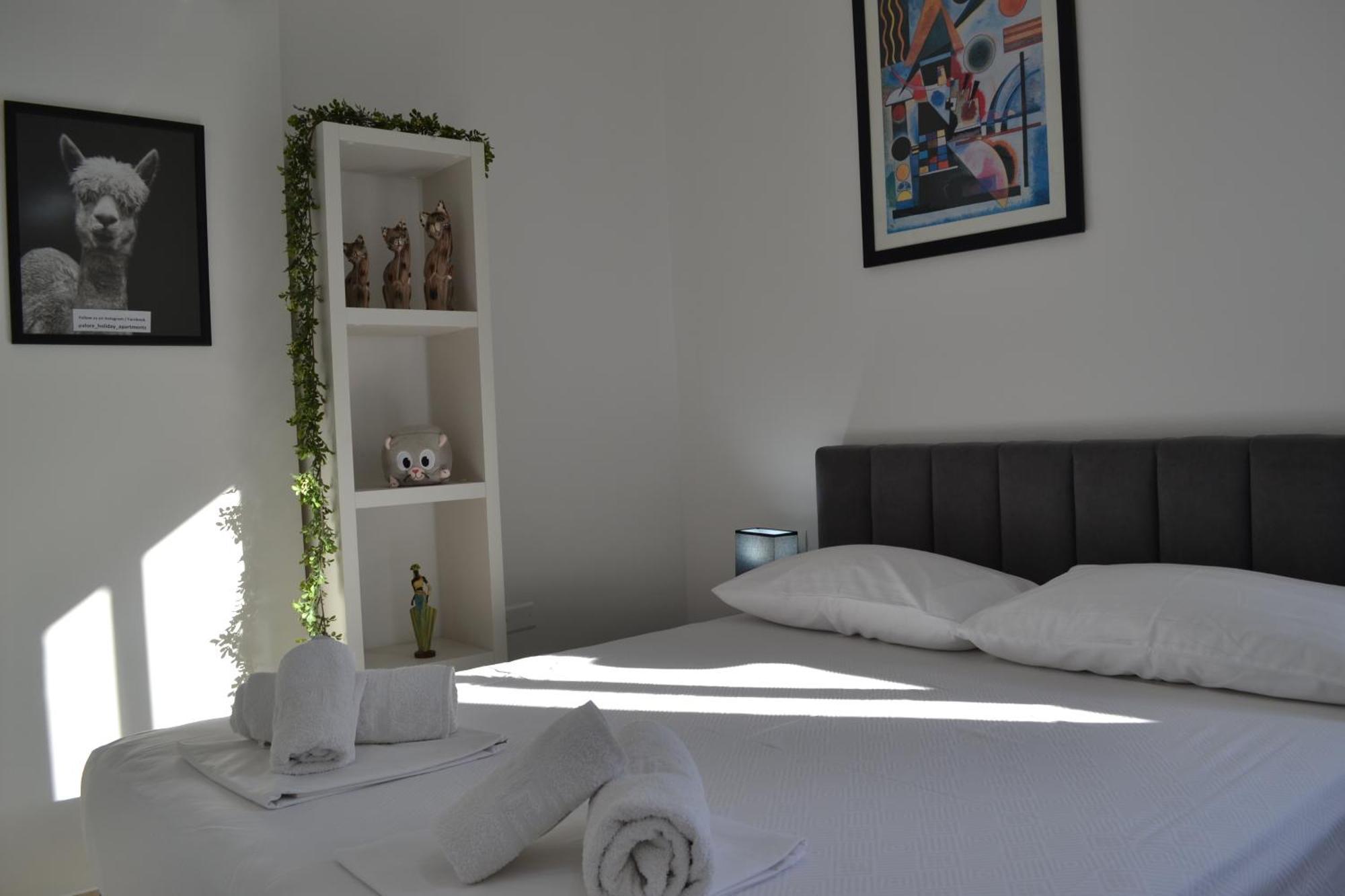 Seaview Gateway 2 Bedrooms Apartment & Garage Wlora Zewnętrze zdjęcie
