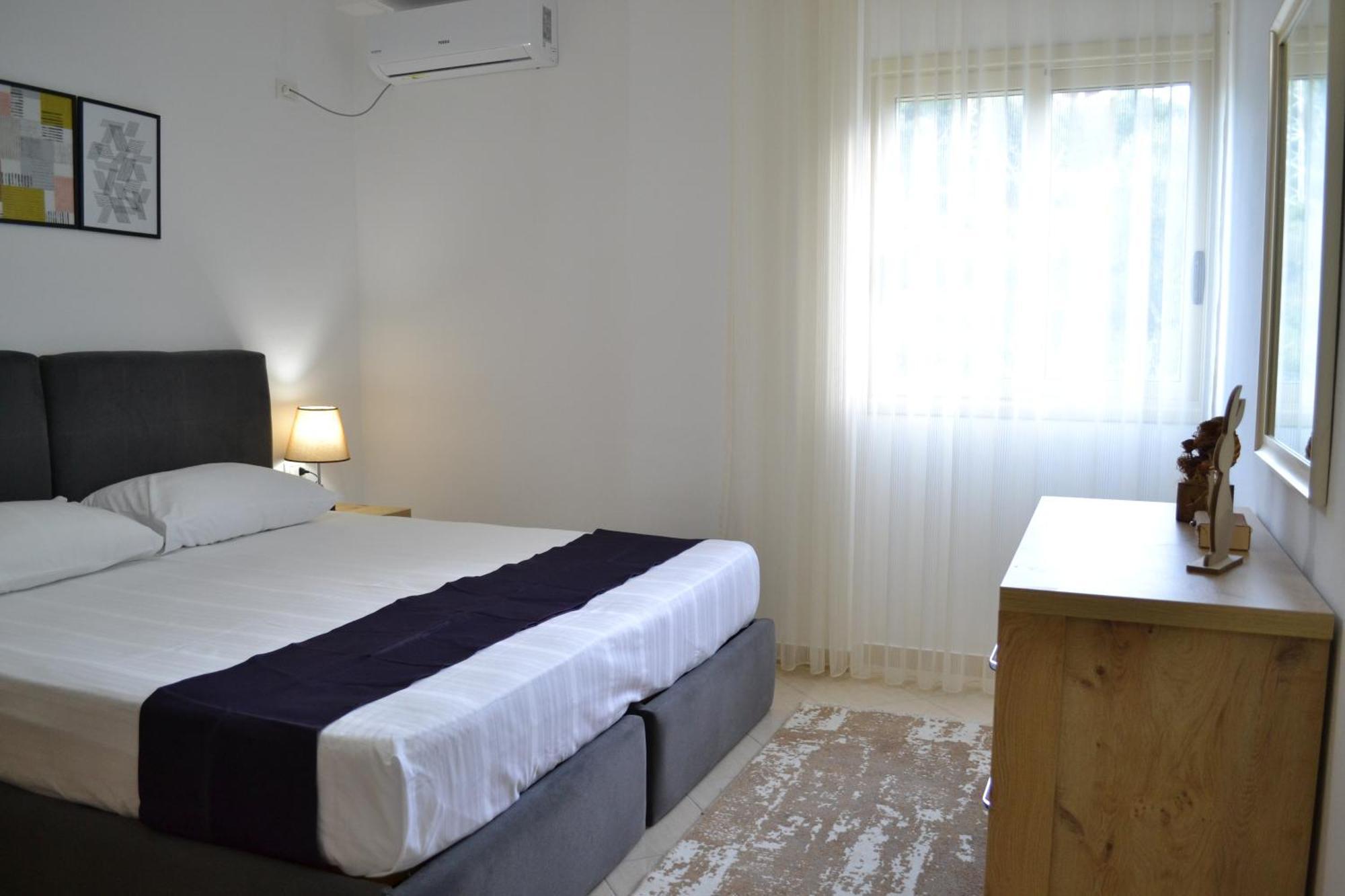 Seaview Gateway 2 Bedrooms Apartment & Garage Wlora Zewnętrze zdjęcie
